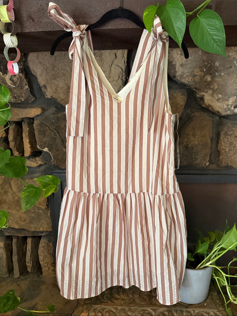NWT entro Vertical Stripe V-Neck Dress size small POCKETS!